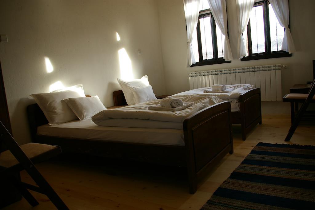 Mutafova Guest House ヴェリキー・プレスラフ 部屋 写真